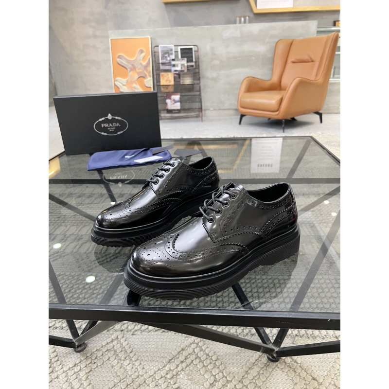 Pra*a leather shoes